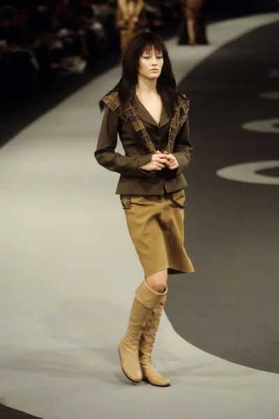 Look 13
